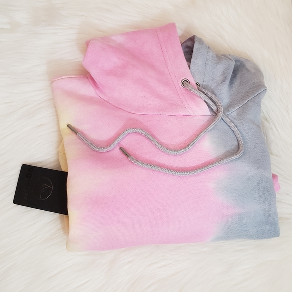 90 Degree by Reflex Tie-Dye Cropped Hoodie - Picture 4 of 7